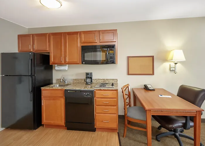 Hotel Candlewood Aurora-naperville By Ihg 2*