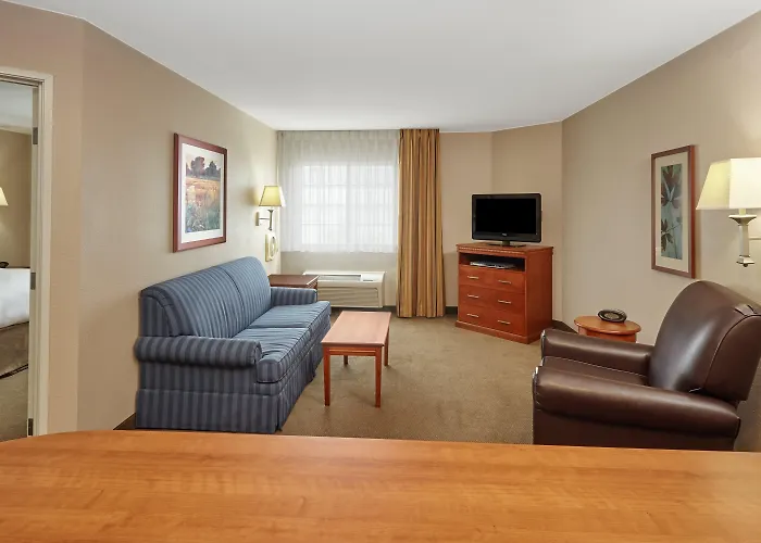 Candlewood Aurora-naperville By Ihg 2* Aurora