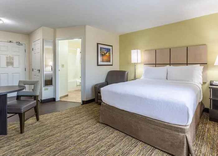 Candlewood Aurora-naperville By Ihg 2*