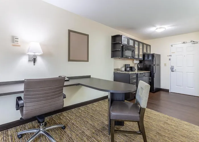 Candlewood Aurora-naperville By Ihg