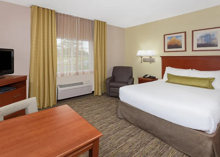 Candlewood Aurora-naperville By Ihg Aurora