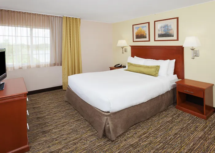 Hotel Candlewood Aurora-naperville By Ihg 2*