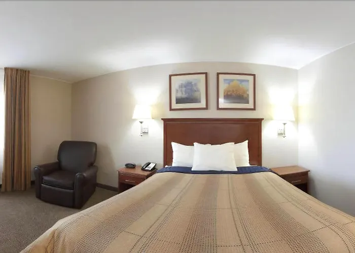 Hotel Candlewood Aurora-naperville By Ihg 2*