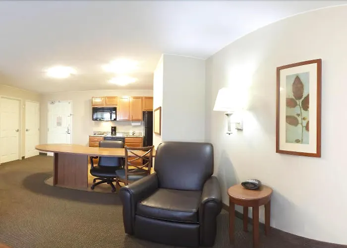 Hotel Candlewood Aurora-naperville By Ihg 2*