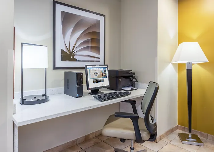 Candlewood Aurora-naperville By Ihg 2* Aurora