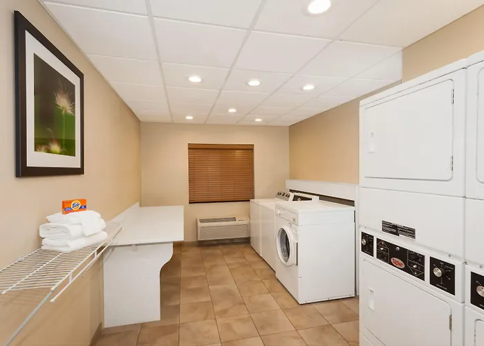 Hotel Candlewood Aurora-naperville By Ihg 2*