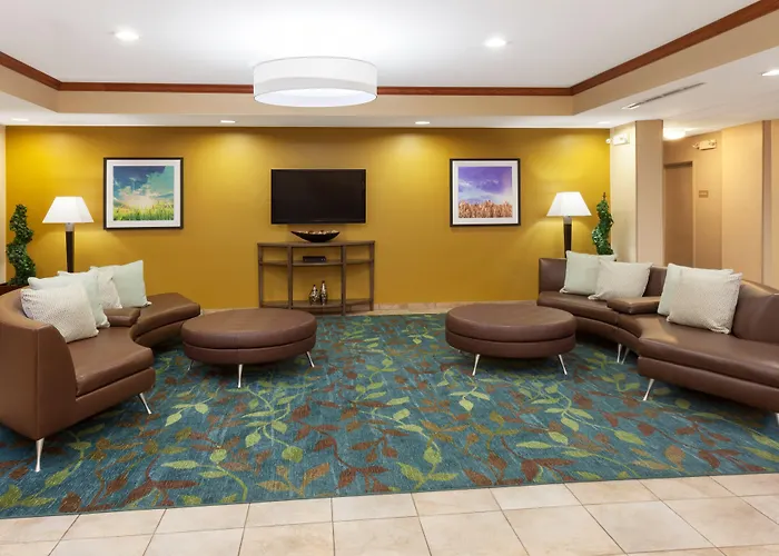 Candlewood Aurora-naperville By Ihg 2*