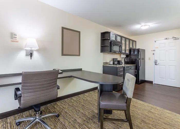 Candlewood Aurora-naperville By Ihg 2* Aurora