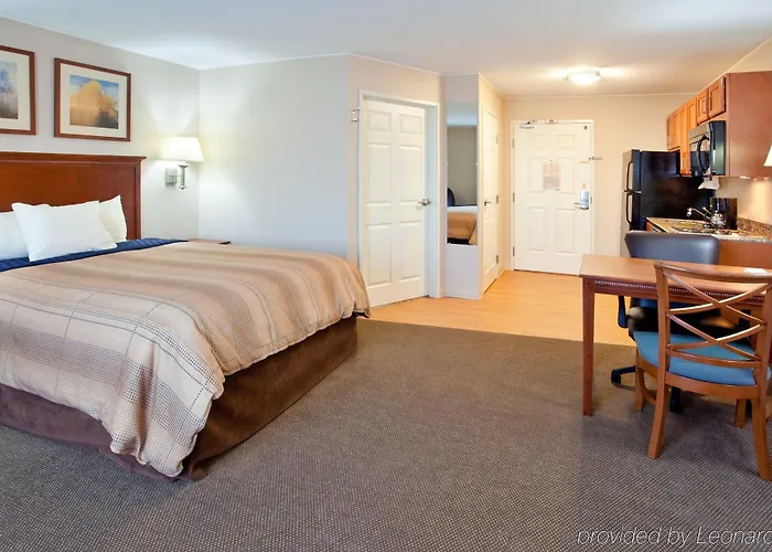 Candlewood Aurora-naperville By Ihg Hotel 2*