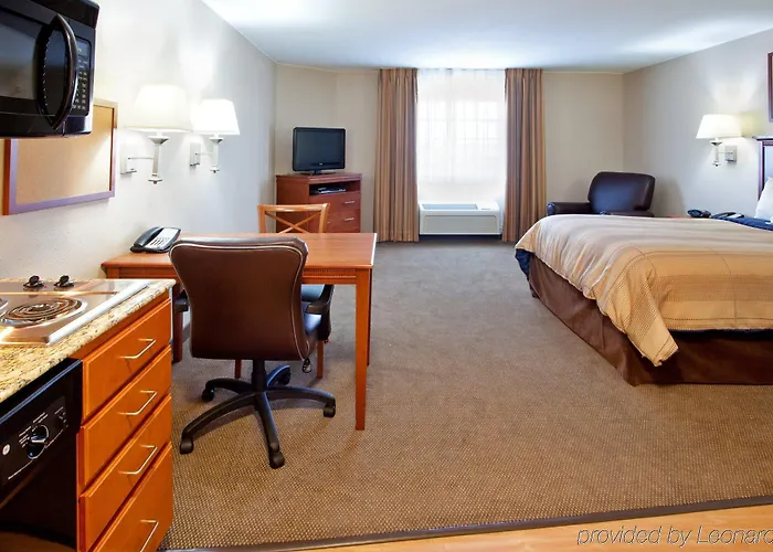 Candlewood Aurora-naperville By Ihg 2*