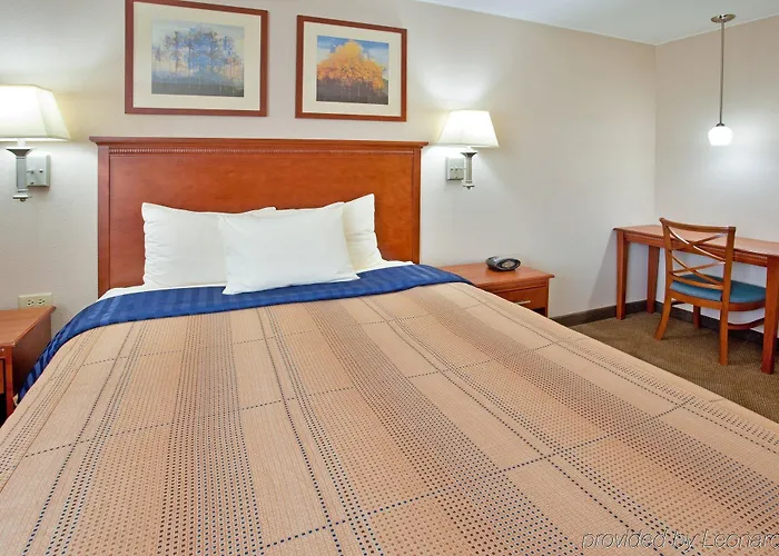 Candlewood Aurora-naperville By Ihg